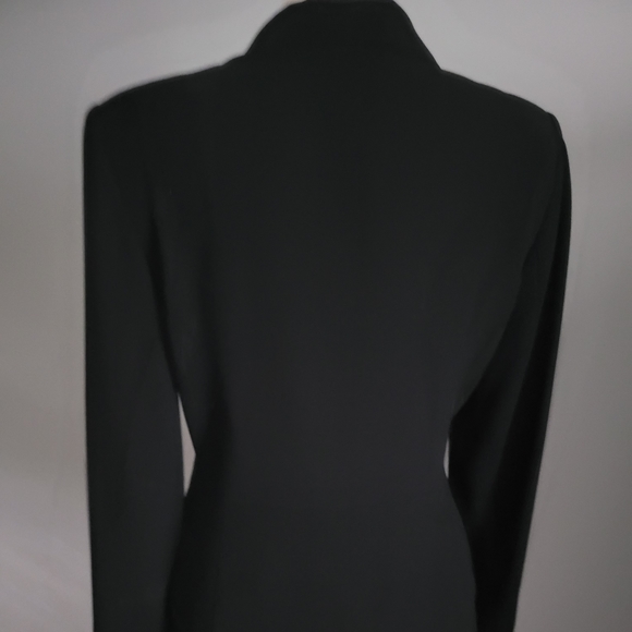 Black Blazer (woman) - Picture 7 of 12